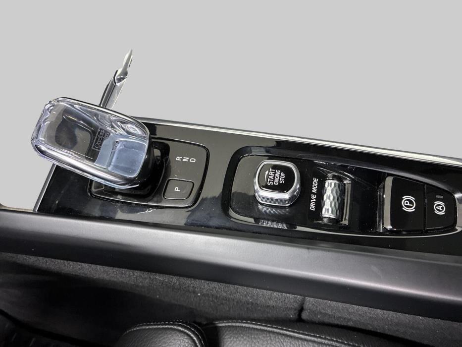 VOLVO XC60 2019