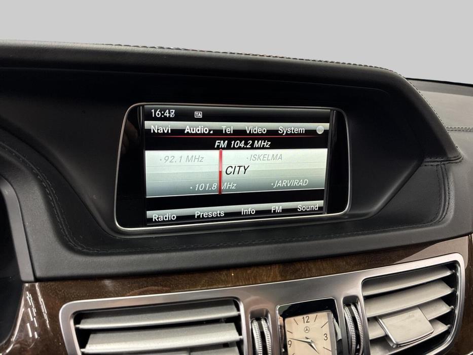MERCEDES-BENZ E 2015
