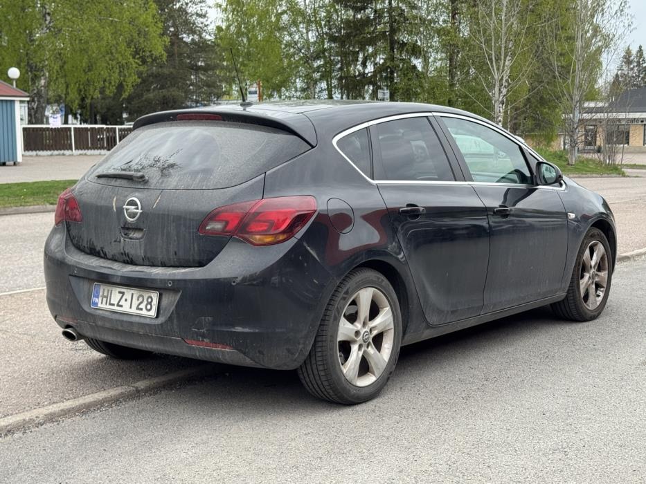 OPEL Astra 2010