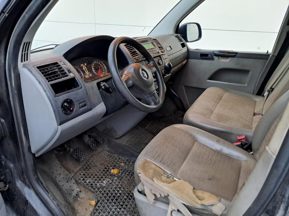 VOLKSWAGEN Transporter 2012