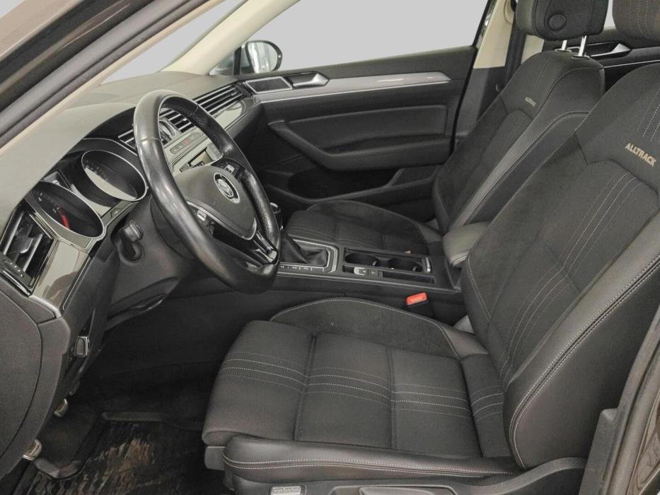 VOLKSWAGEN Passat 2016