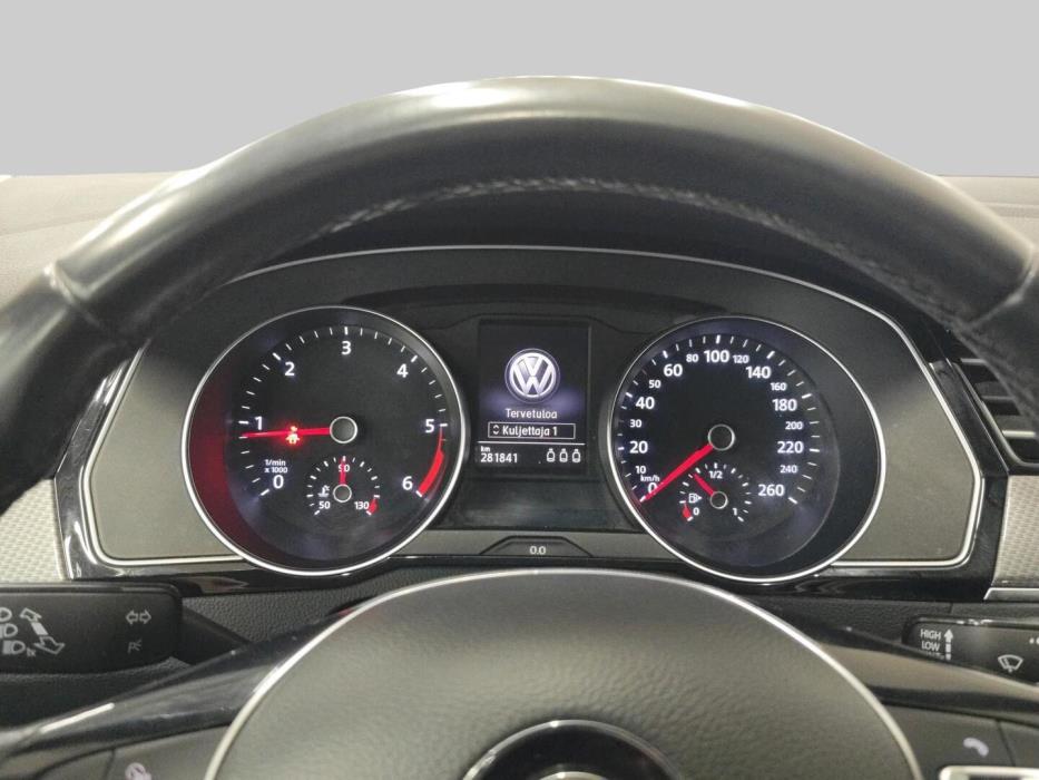 VOLKSWAGEN Passat 2016