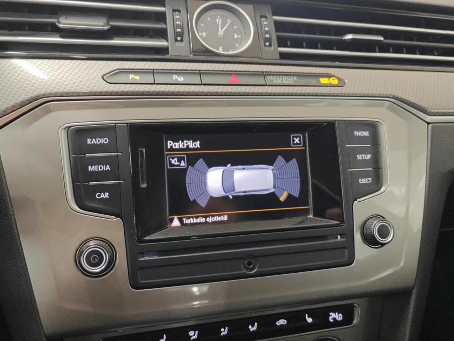 VOLKSWAGEN Passat 2016