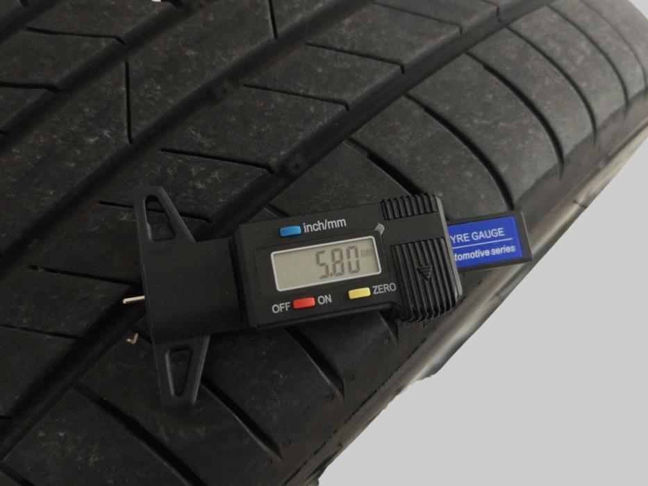 MERCEDES-BENZ EQC 2020