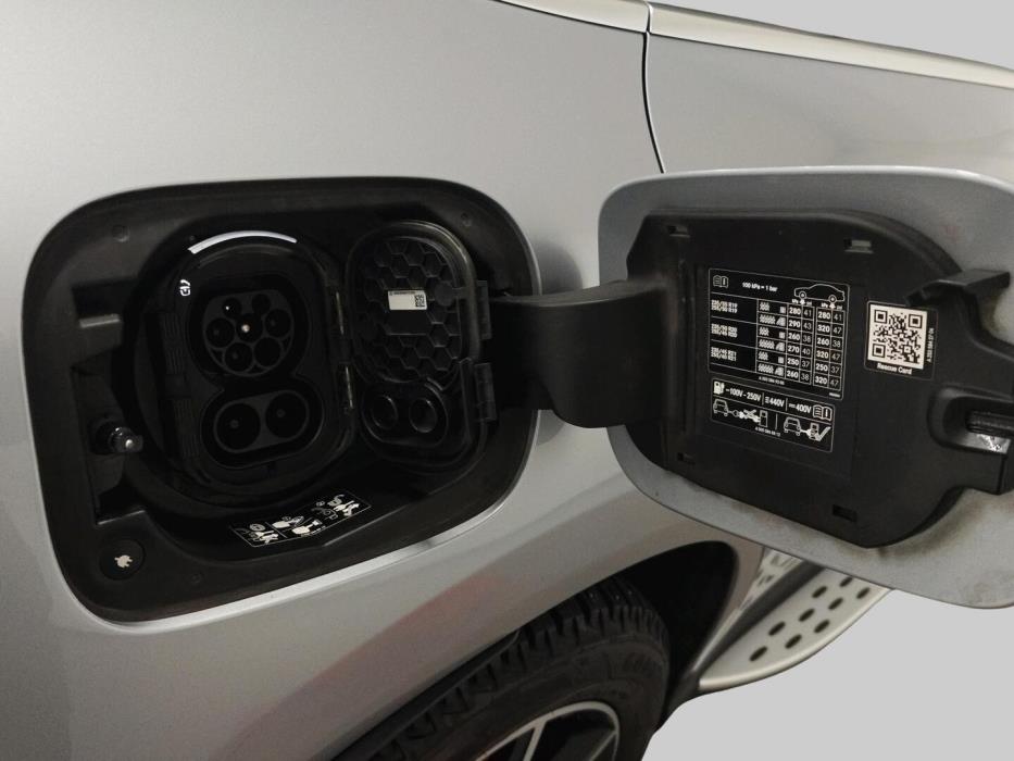 MERCEDES-BENZ EQC 2020