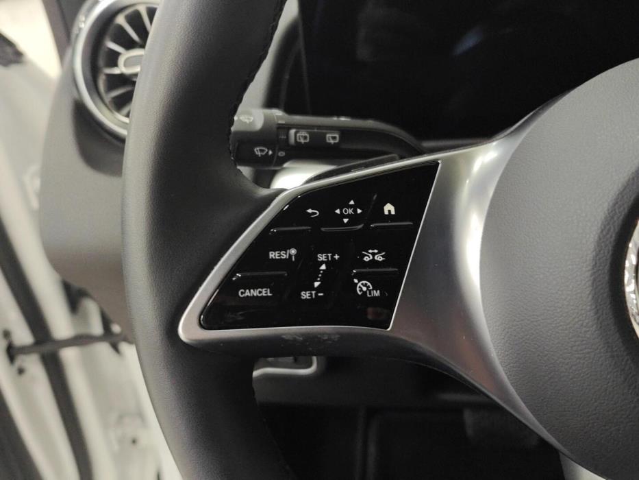 MERCEDES-BENZ EQB 2024