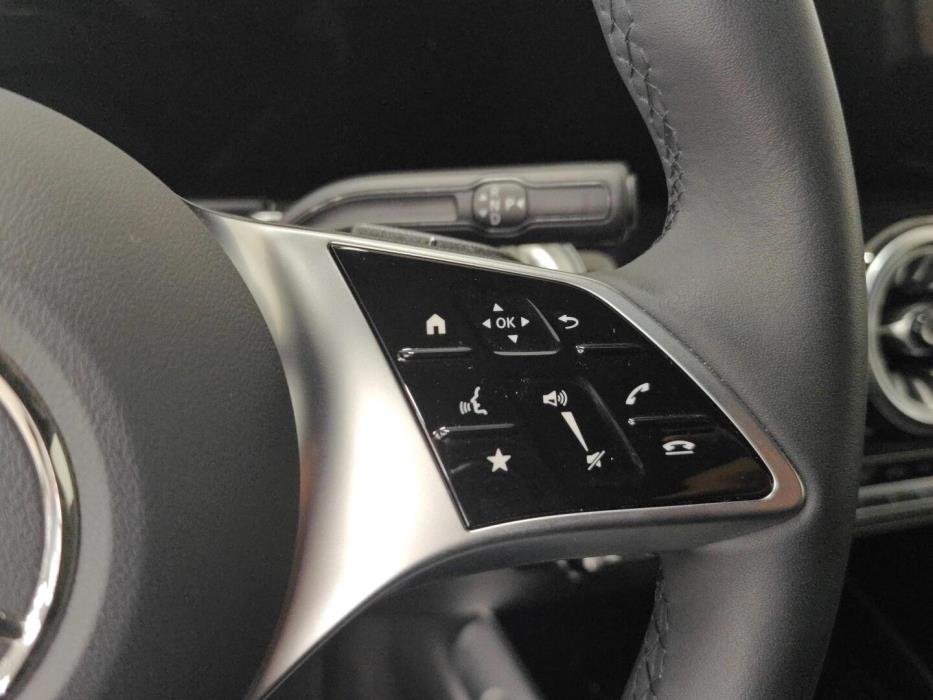 MERCEDES-BENZ EQB 2024