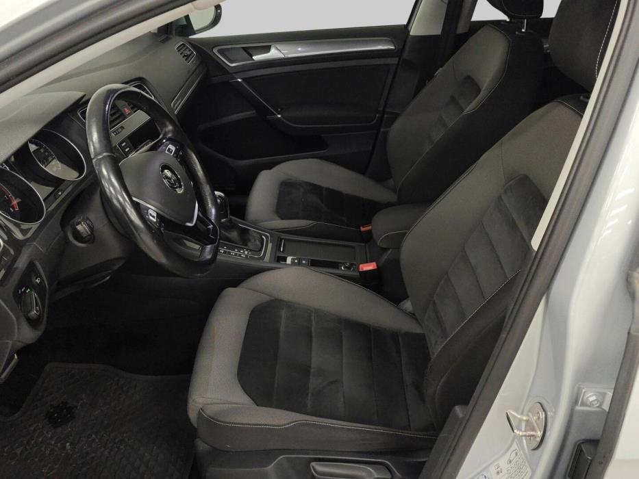 VOLKSWAGEN Golf 2016