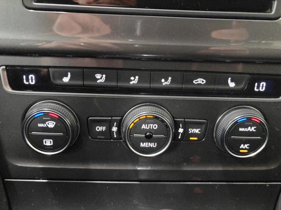 VOLKSWAGEN Golf 2016