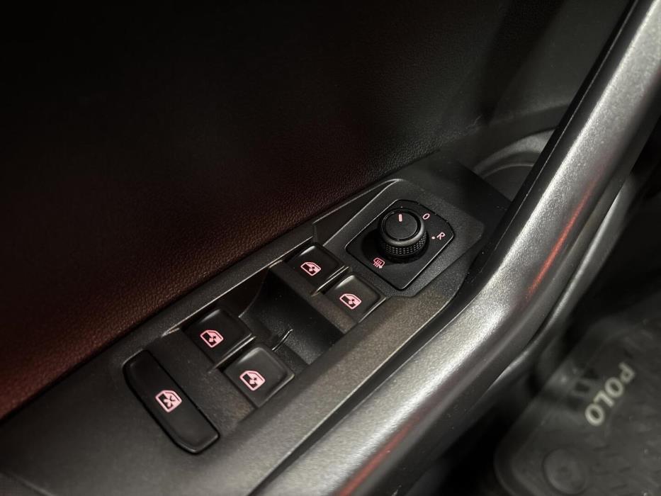 VOLKSWAGEN Polo 2021