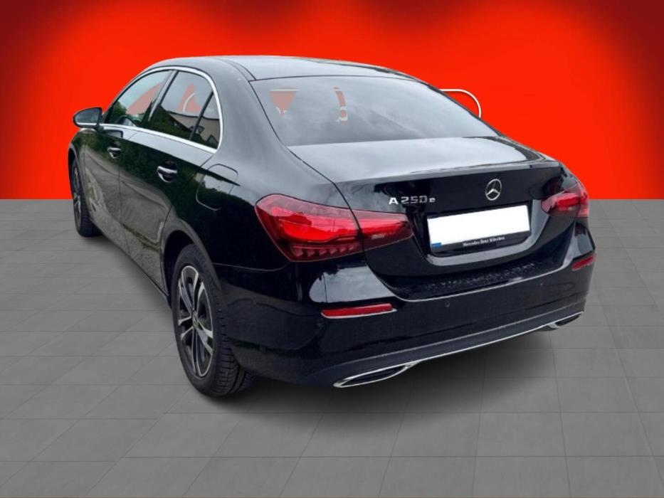 MERCEDES-BENZ A 2024