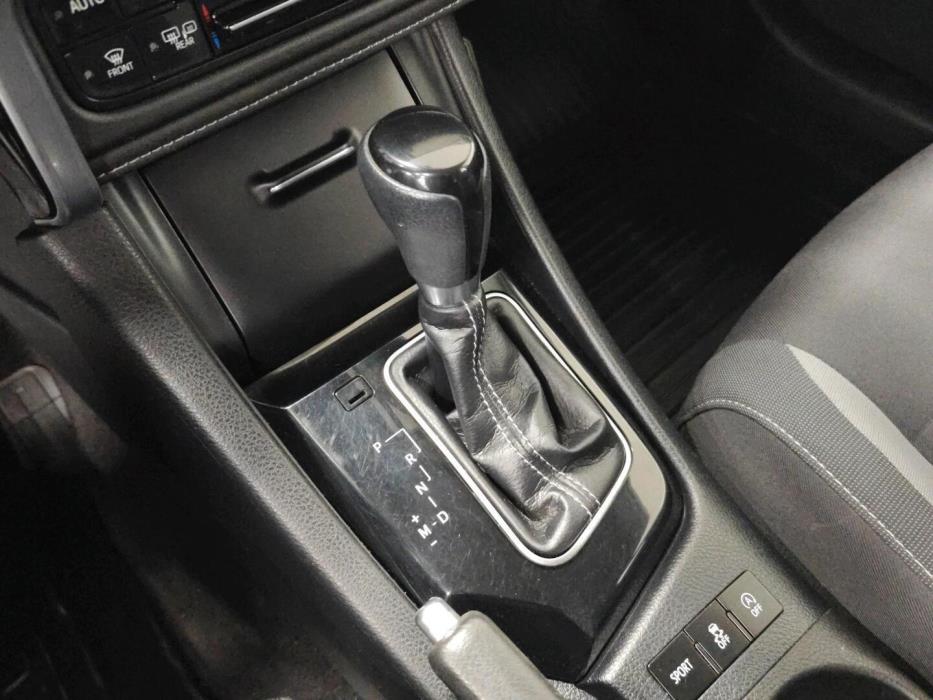 TOYOTA Auris 2016
