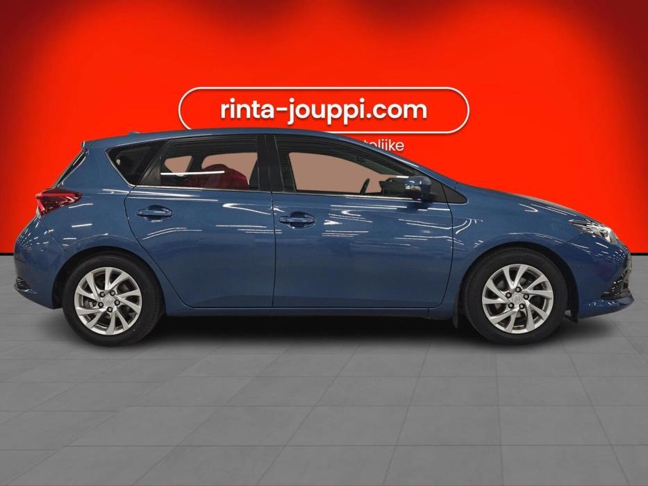 TOYOTA Auris 2016