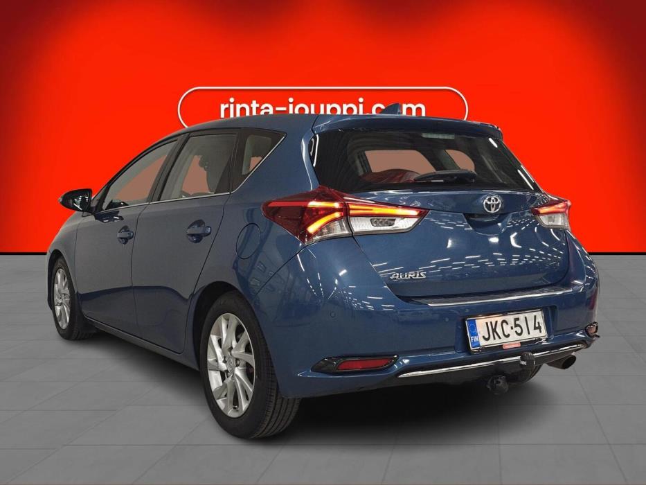 TOYOTA Auris 2016