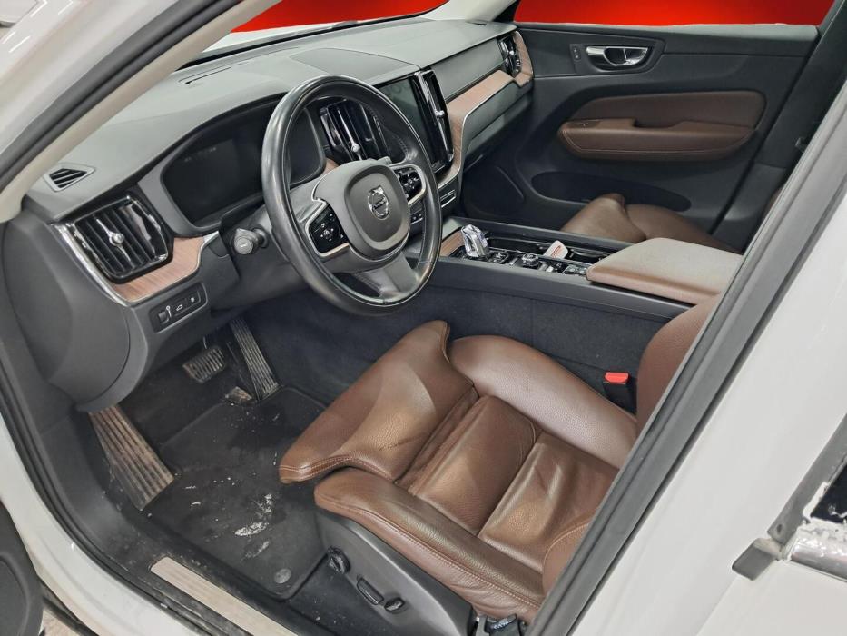 VOLVO XC60 2018