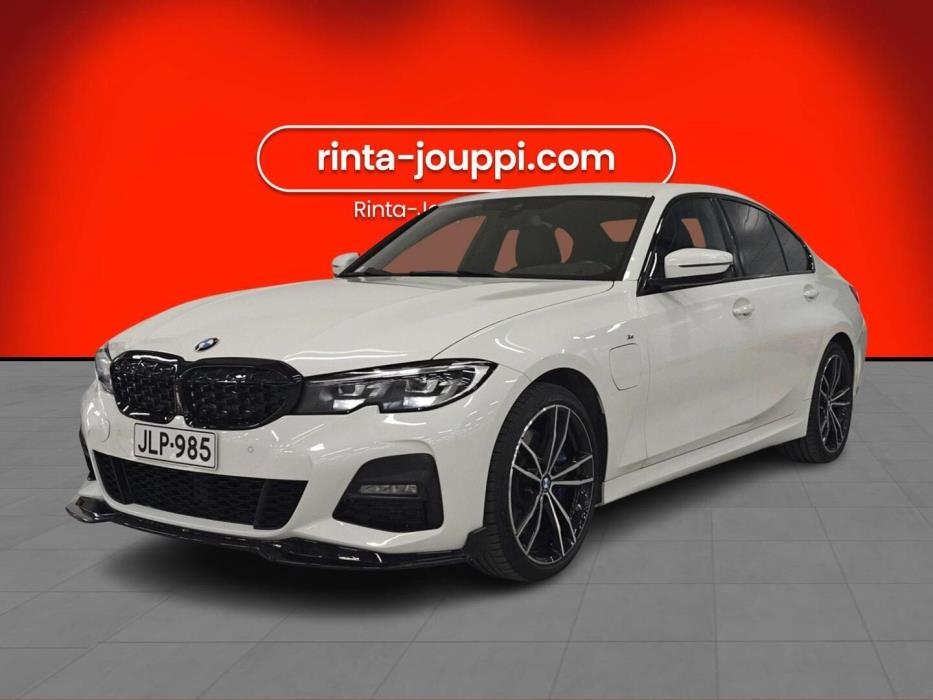 BMW 330 2019