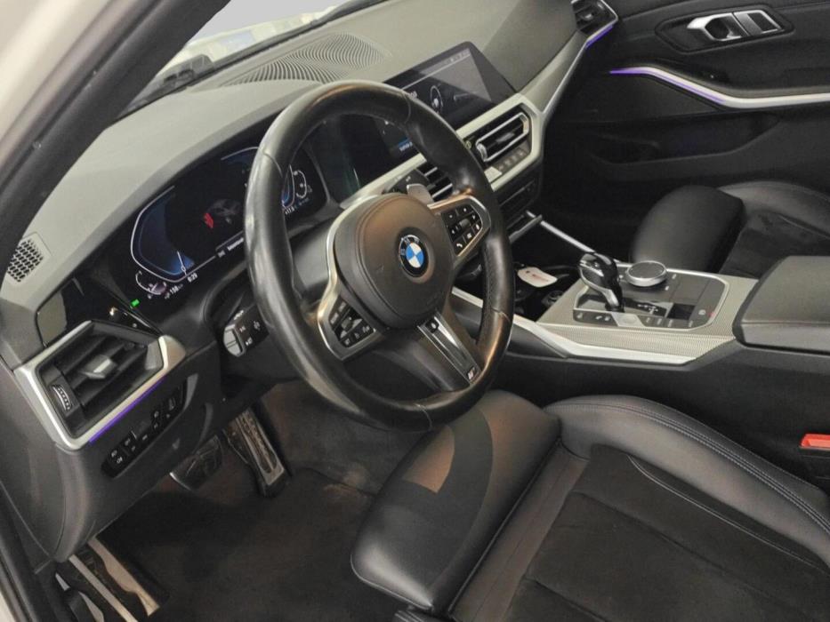 BMW 330 2019