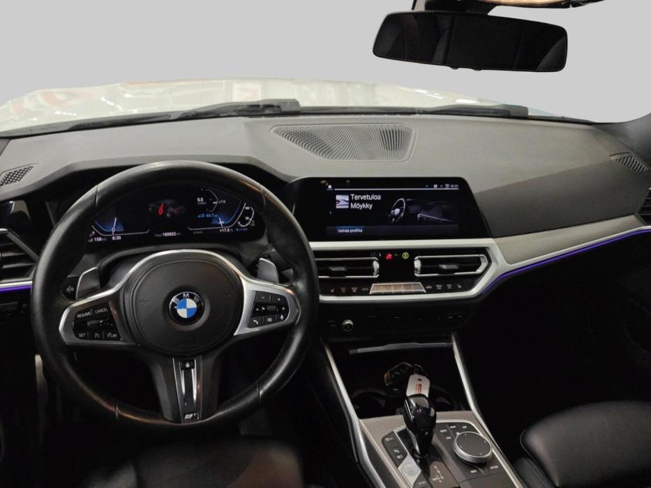 BMW 330 2019