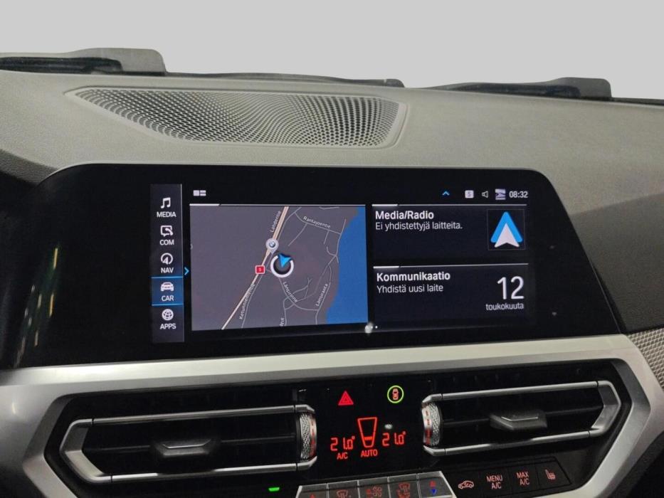 BMW 330 2019