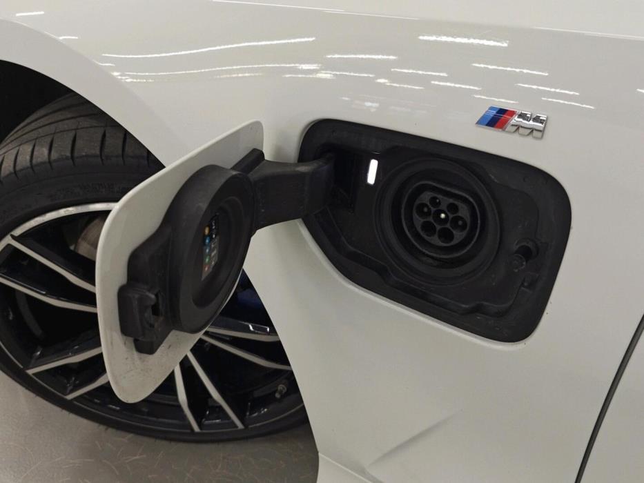 BMW 330 2019