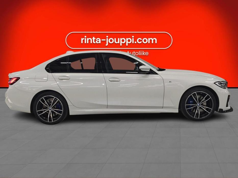 BMW 330 2019