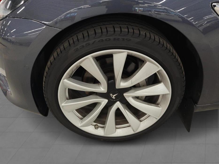 TESLA Model 3 2019