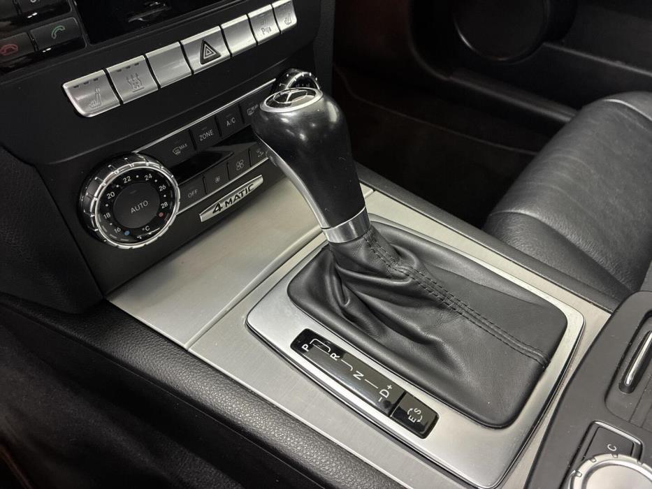 MERCEDES-BENZ C 2012