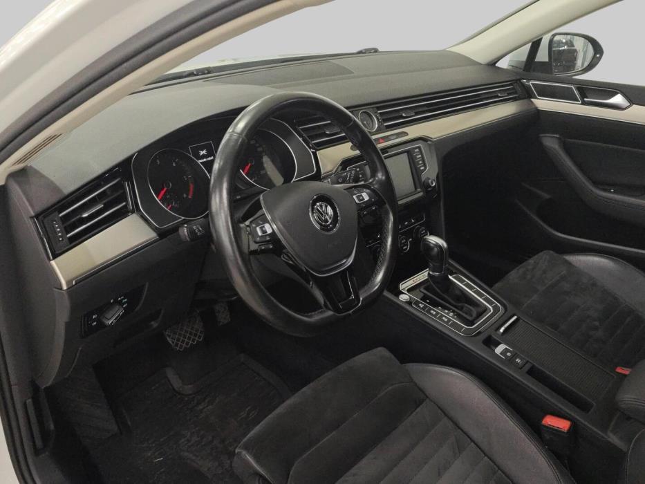 VOLKSWAGEN Passat 2017