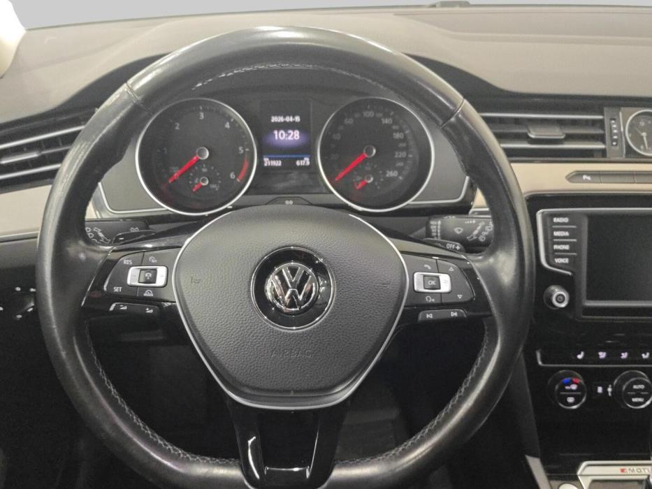 VOLKSWAGEN Passat 2017