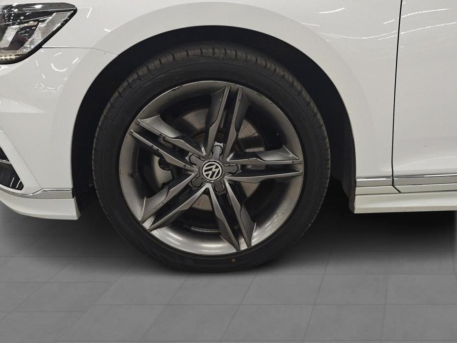 VOLKSWAGEN Passat 2017