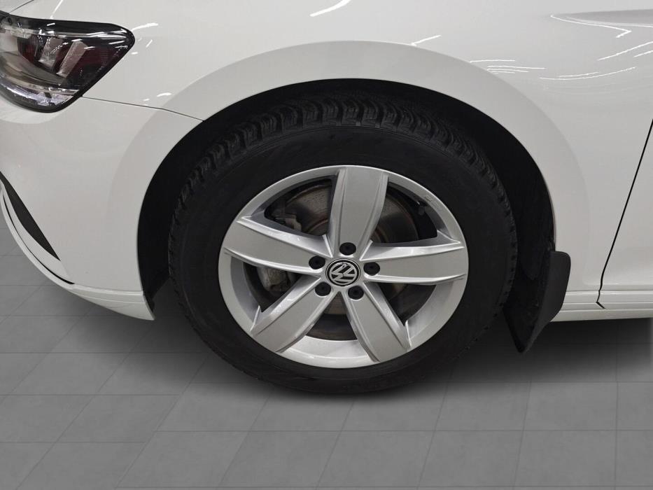 VOLKSWAGEN Passat 2019