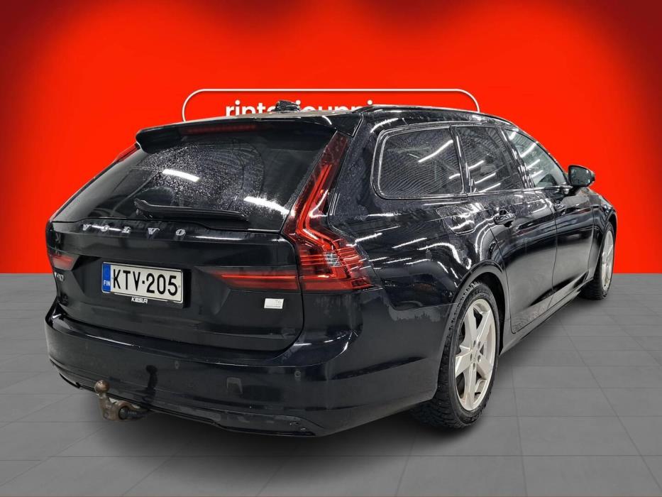 VOLVO V90 2021