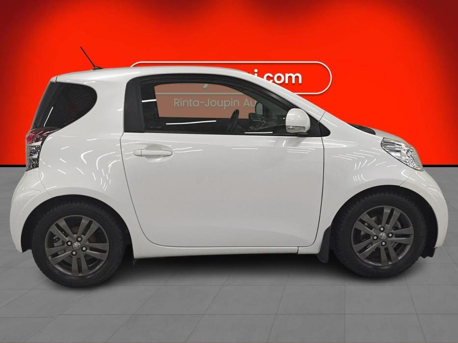 TOYOTA iQ 2010