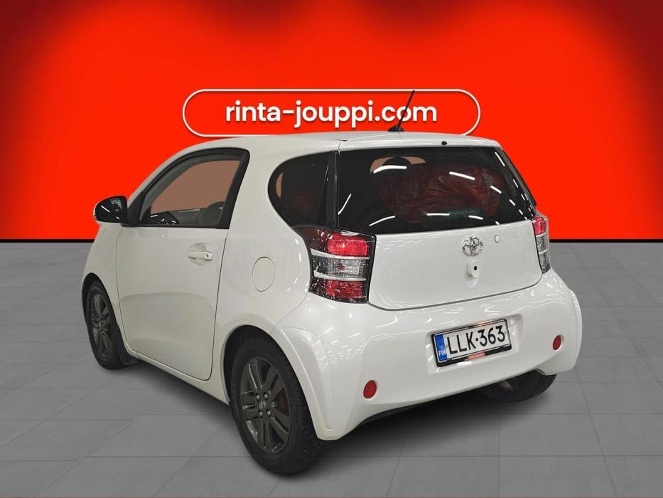 TOYOTA iQ 2010