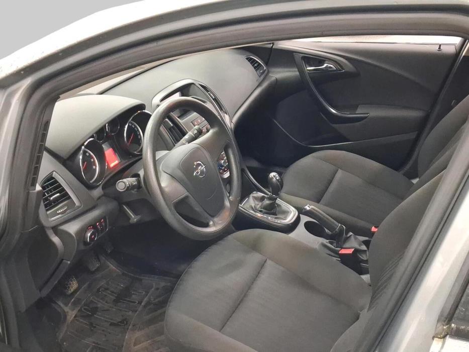 OPEL Astra 2012