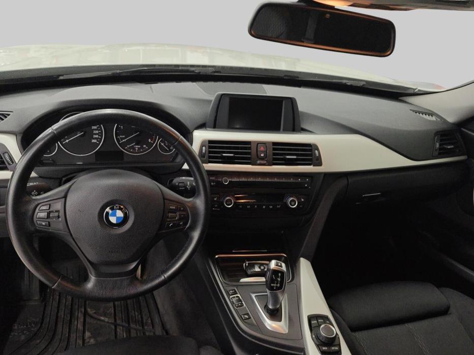 BMW 320 Gran Turismo 2013