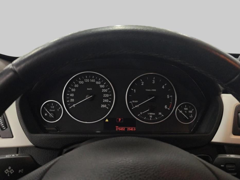 BMW 320 Gran Turismo 2013