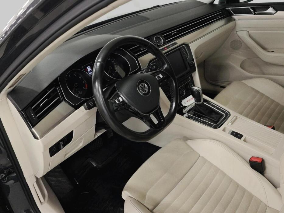 VOLKSWAGEN Passat 2016