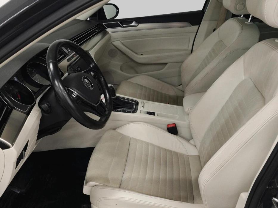 VOLKSWAGEN Passat 2016