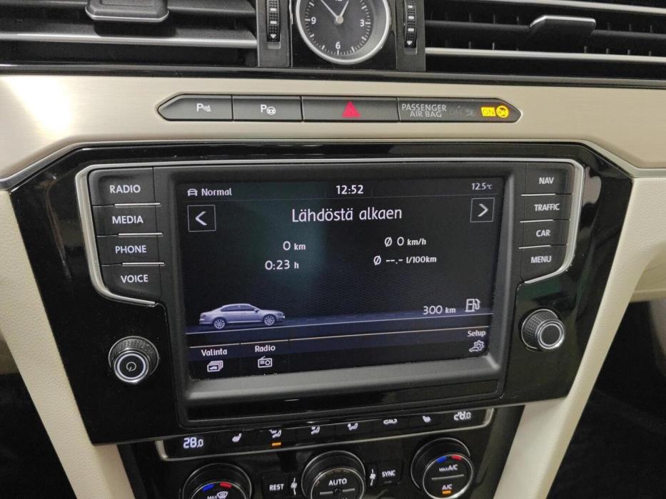 VOLKSWAGEN Passat 2016