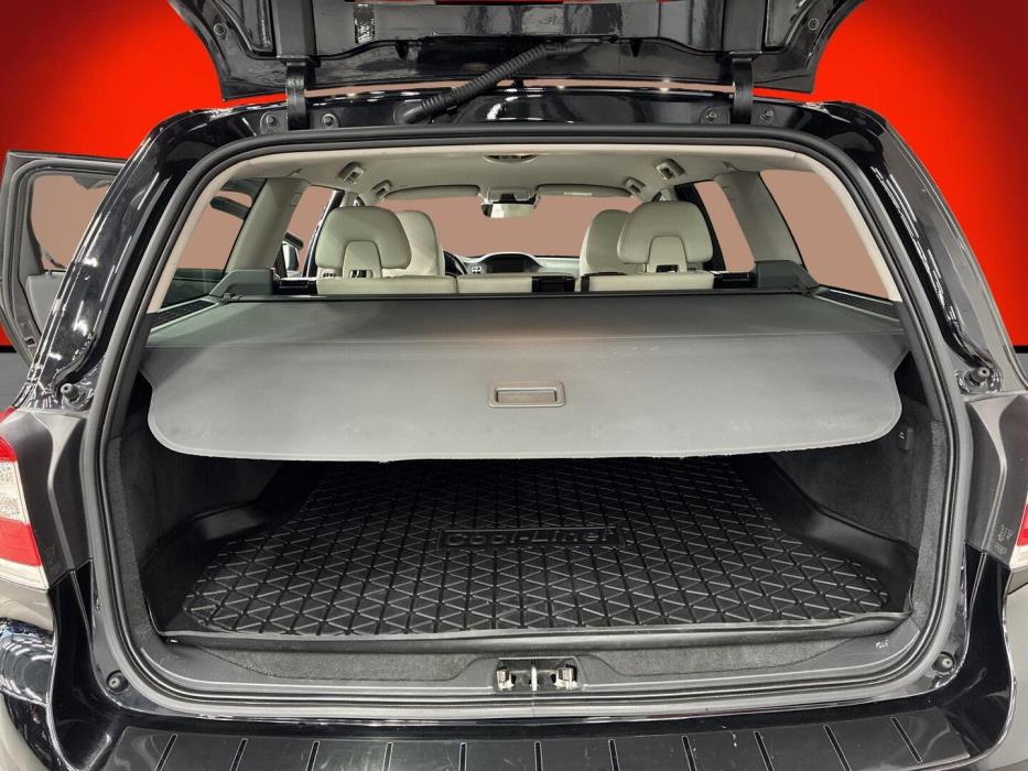 VOLVO V70 2016