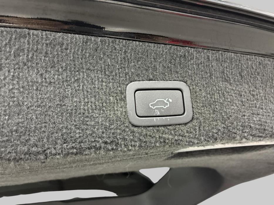 VOLVO V70 2016