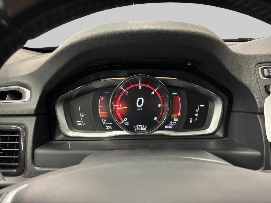 VOLVO V70 2016