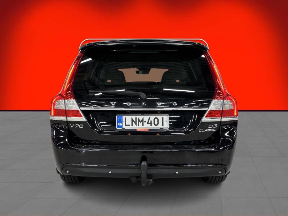 VOLVO V70 2016
