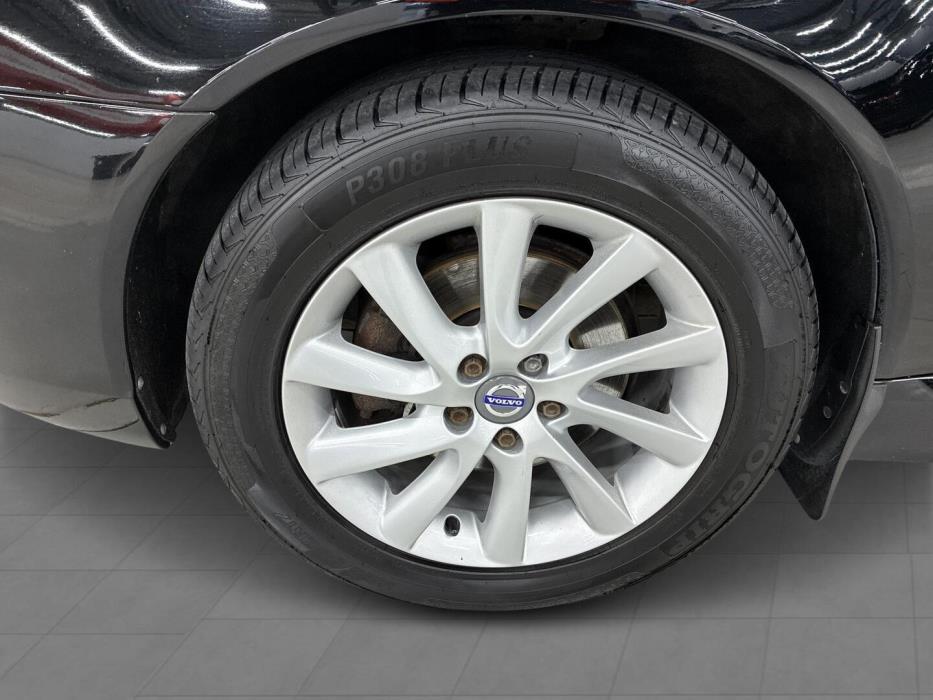 VOLVO V70 2016