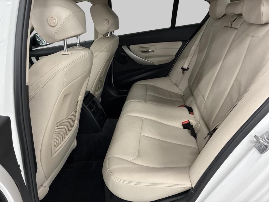 BMW 318 2017