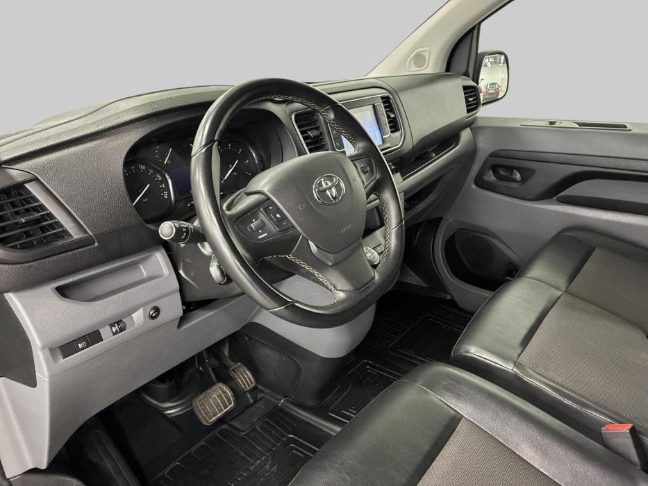 TOYOTA Proace 2021