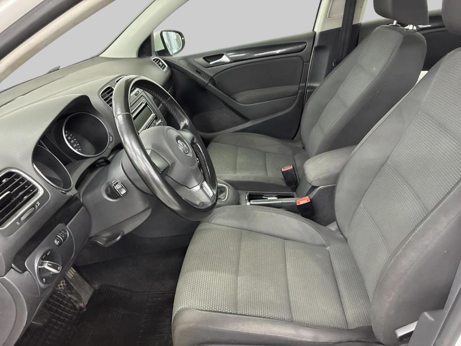 VOLKSWAGEN Golf 2010