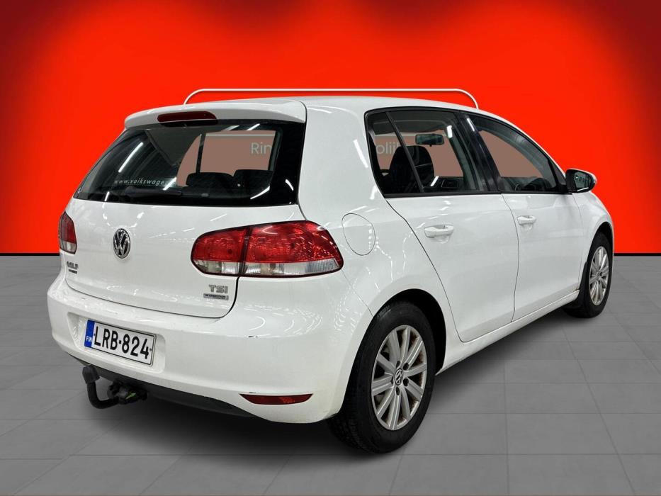 VOLKSWAGEN Golf 2010