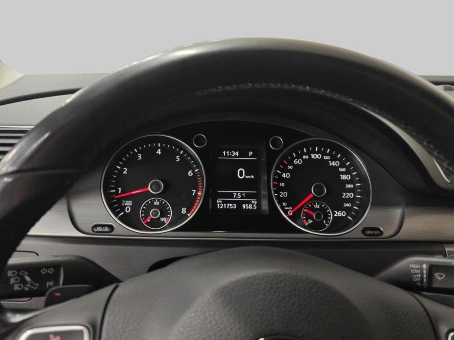 VOLKSWAGEN Passat 2013